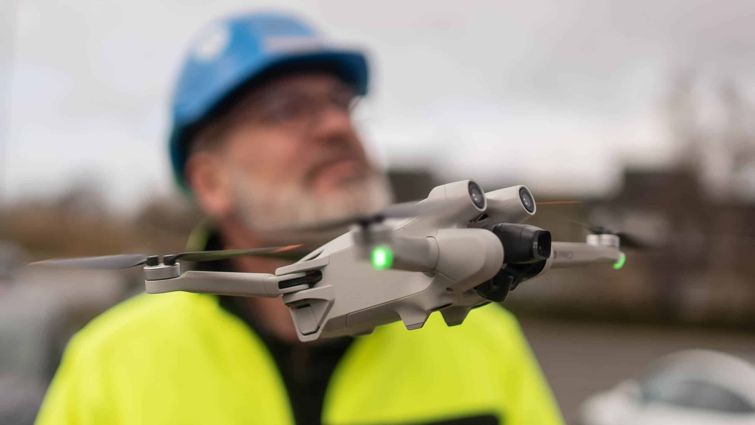 Droneoptagelser af certificeret dronepilot