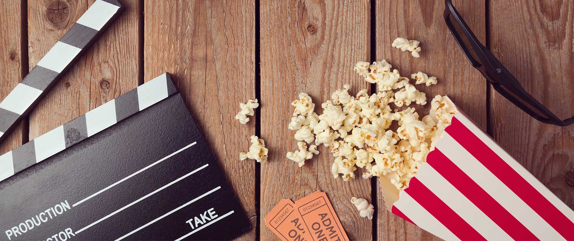 Inspiration til film - klaptræ, popcorn og billetter